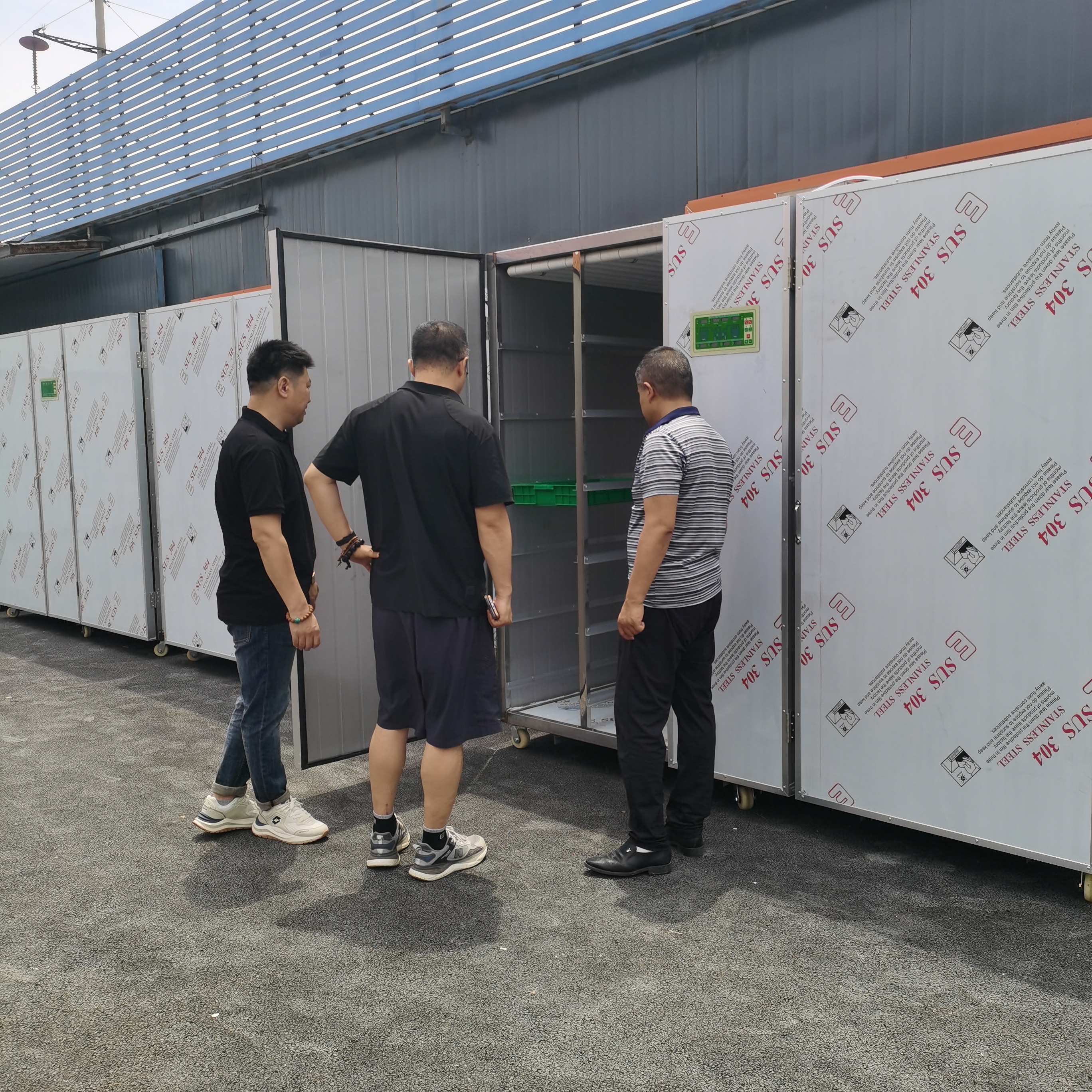 迪生機(jī)械——北京客戶來廠考察訂購豆芽牧草設(shè)備